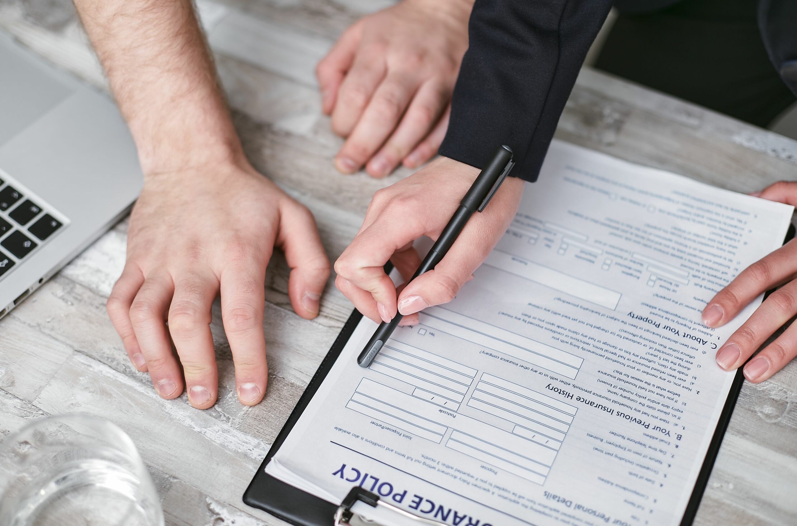 Contrat pour montrer la souscription à un contrat d'assurance pour emprunteur avec hémophilie